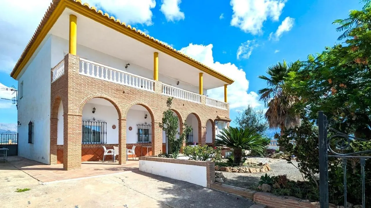 Vinuela Villa With Pool & Lake Views By Homing 0*,