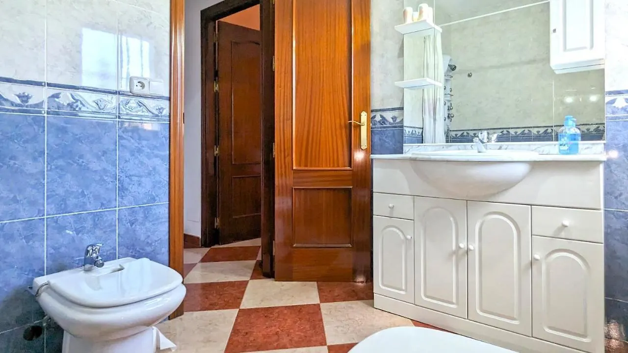 Vinuela Villa With Pool & Lake Views By Homing