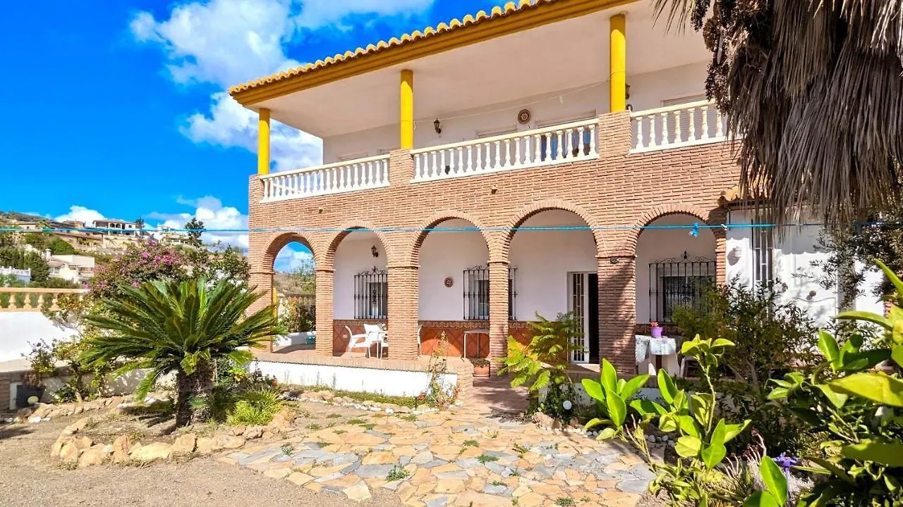 Chalet Vinuela Villa With Pool & Lake Views By Homing Spain